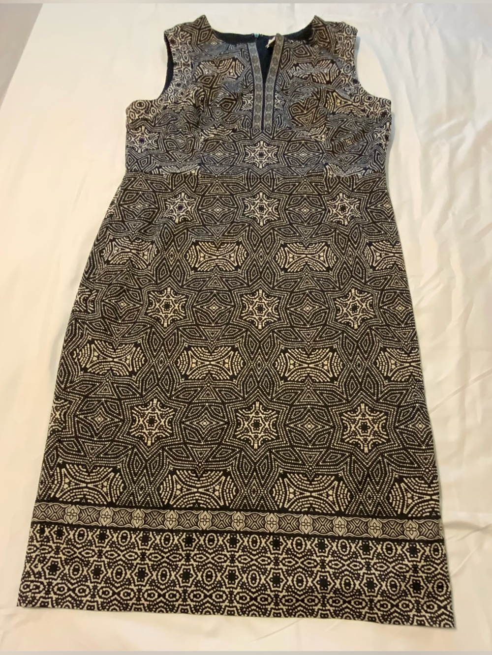 Chico's Geometric Sheath Dress Black Sleeveless V-Neck Stretch Size 2 (12-14)